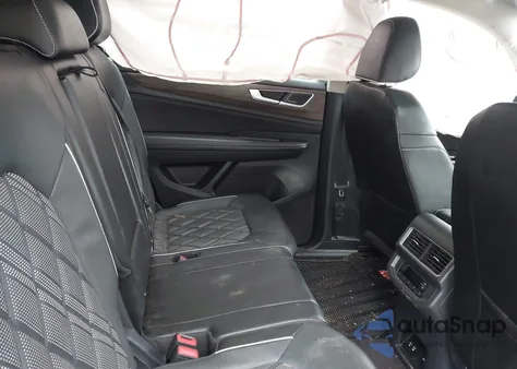 2024 Volkswagen Atlas 2.0T Sel Premium R-Line from USA, damaged, VIN 1V2FR2CA8RC549553